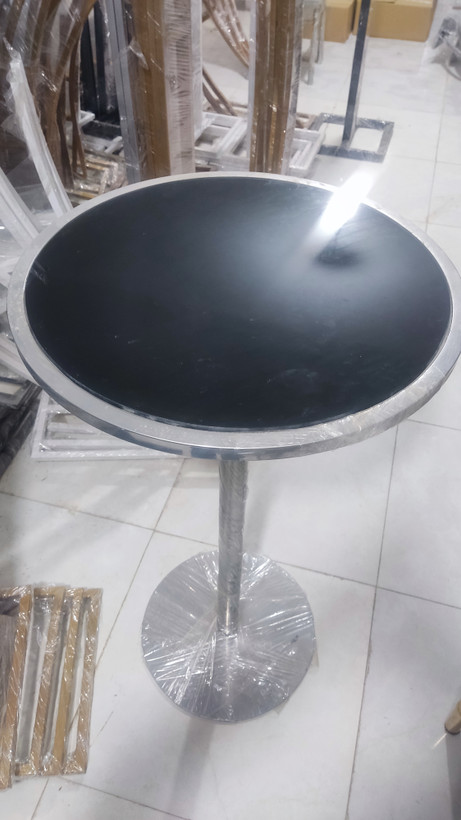 میز سوارز ستونی ساده